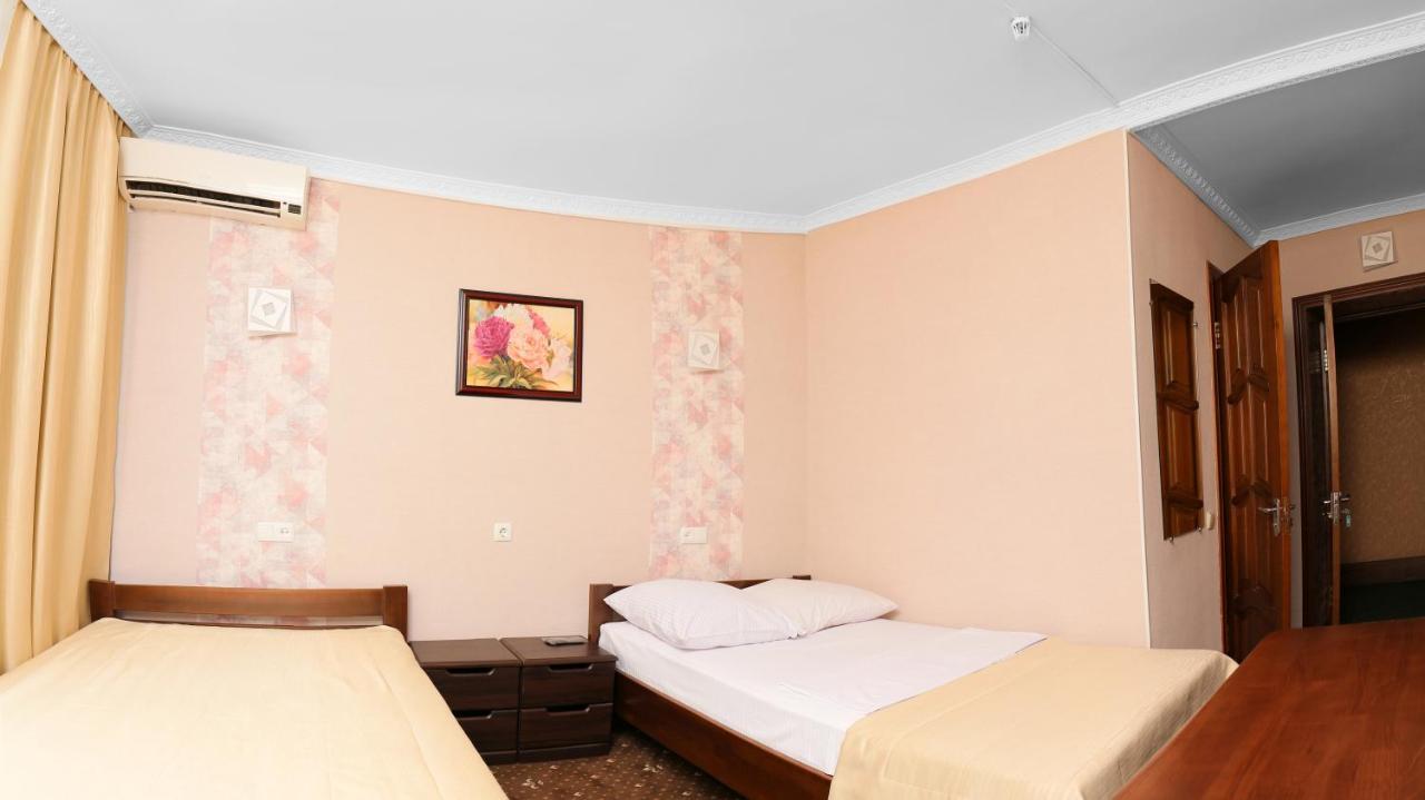 Green City Hotel Mykolaiv Exterior foto